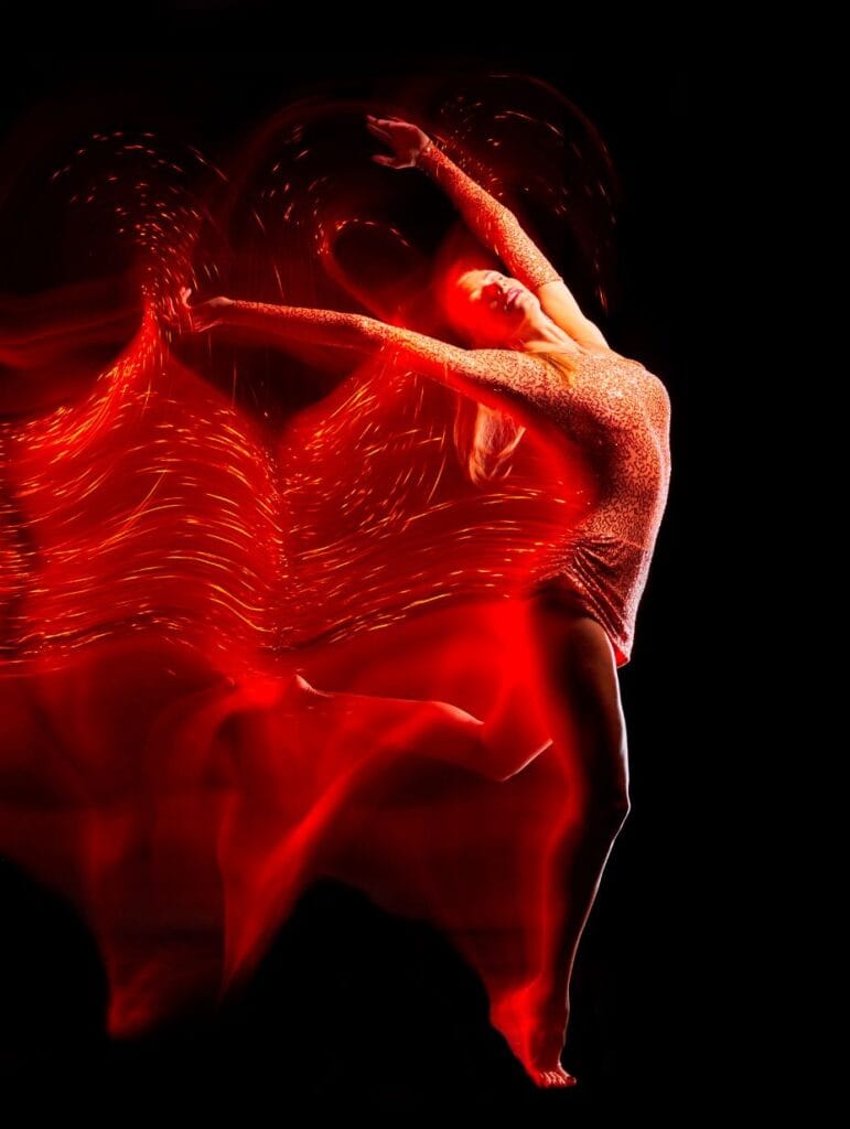 Voorbeeld fine art portret - vrouw met beweging
